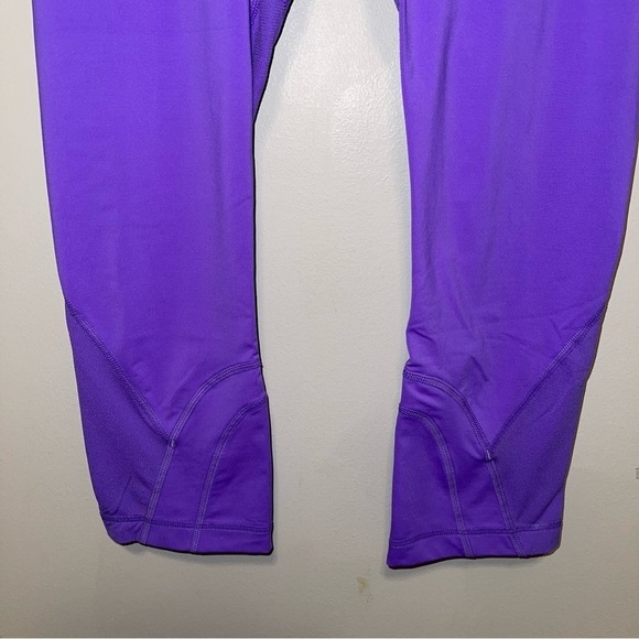 Lululemon Woman Cropped Leggings Size 6 - Picture 5 of 5